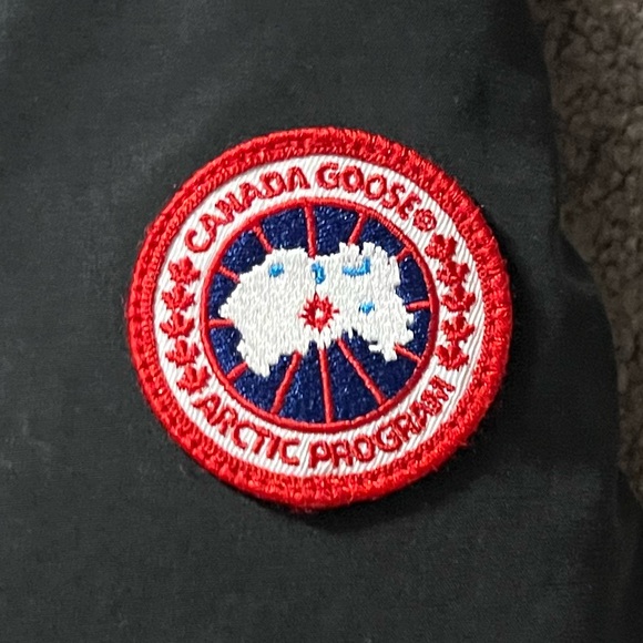 Canada Goose overall 4-5 T black - Picture 6 of 7